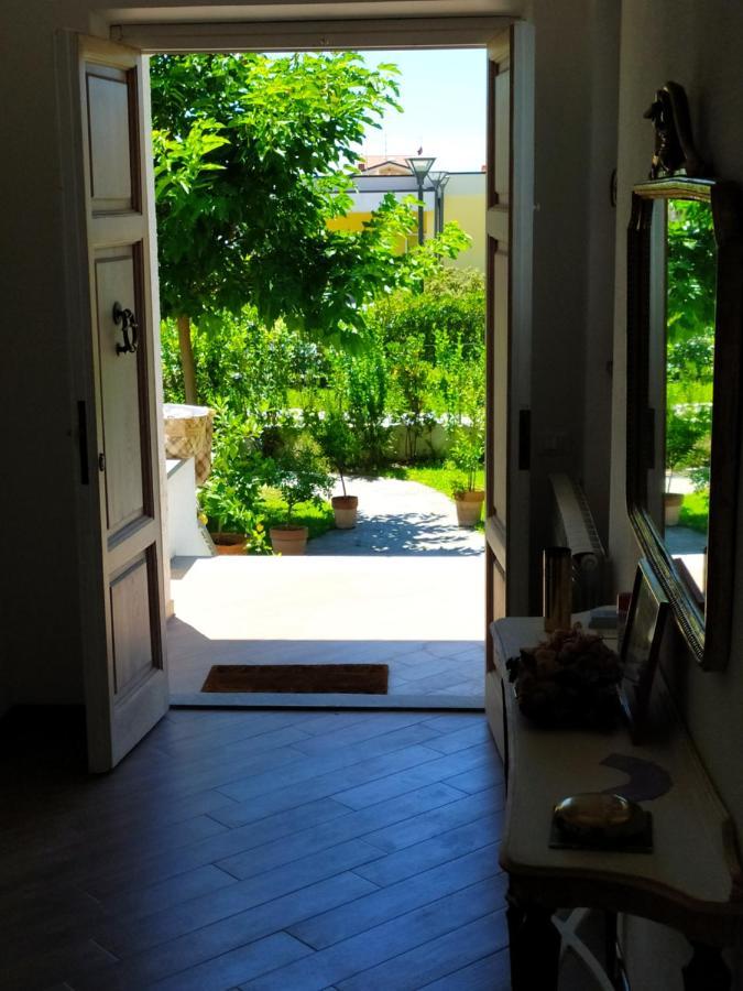 B&B Villa La Bouganville Camaiore Bagian luar foto