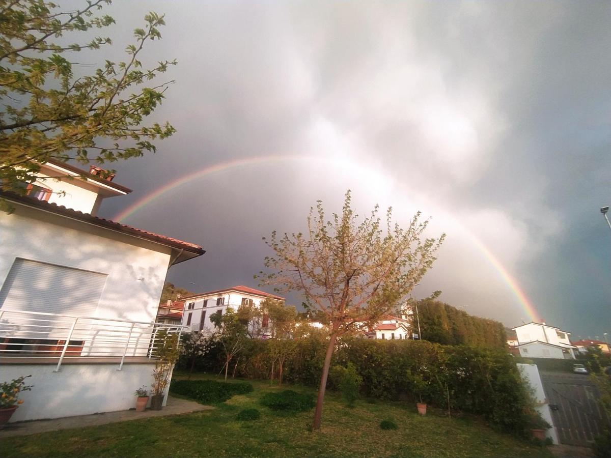 B&B Villa La Bouganville Camaiore Bagian luar foto